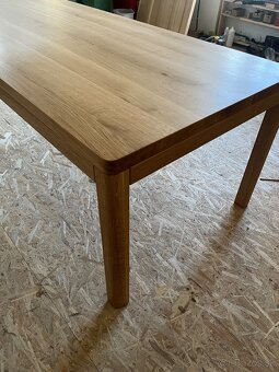 Drevený dubový jedálenský stôl - 8