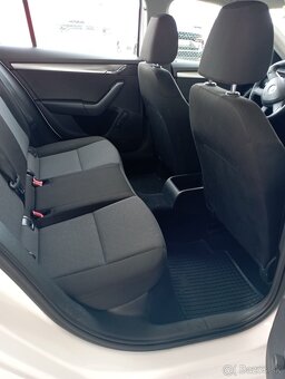 Octavia 1.6 TDI Active DSG - 8