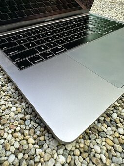 MacBook PRO 13, 500GB, 16GB, i7 touchbar - 8