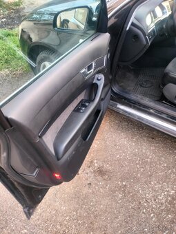 Predám náhradné diely na Audi A6 model C6 combi - 8