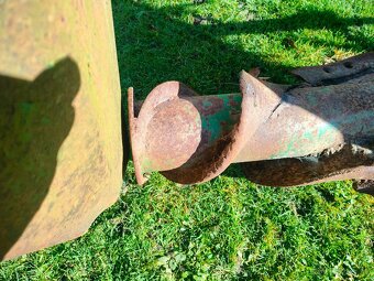 Půdní rýhovací fréza za traktor - 8