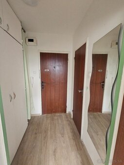 1 izbový byt na sídlisku Ľadoveň. - 8
