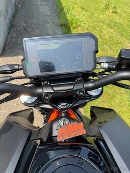KTM Duke 125 2023 TOP stav + 900€ DOPLNKY - 8
