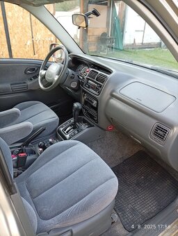 Suzuki Grand Vitara XL7 - 8