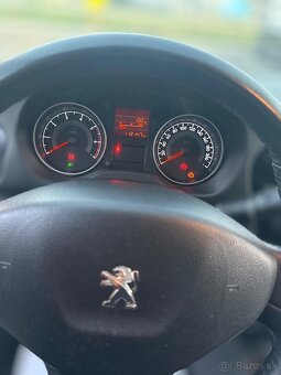 Peugeot 301 1.6i 2015 - 8