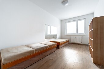 Na prenájom 4 izbový byt na ulici Bauerova na sídlisku KVP - 8