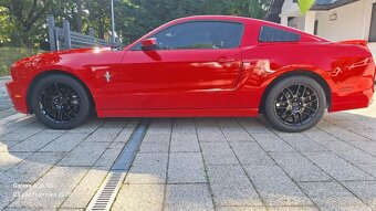 FORD MUSTANG 3.7 PREMIUM AUTOMAT KOURZ - 8
