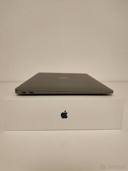 MacBook Air 2020 | i3 • 8GB • 256GB SSD - 8
