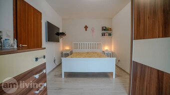 TOP - Na predaj 4 izbový RODINNÝ DOM v obci Košeca - 471m² - 8