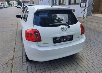 Toyota Auris 1,4 D4-D nafta manuál 66 kw - 8