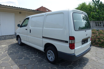 Toyota Hiace 2.5 I D-4D 117 SWB Standard 4WD - 8