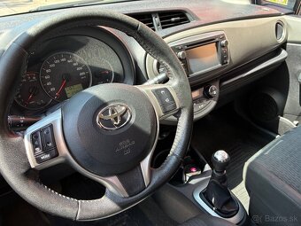 Toyota yaris 1.3 73kw 2013 - 8