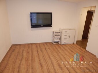 SPEKTRUM REALITY- Na PREDAJ komplet rekonštruovaný 2-izbový - 8