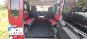 Land Rover Defender - 8