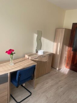Ponúkame na predaj zrekonštruovaný 3-izbový byt s balkónom n - 8