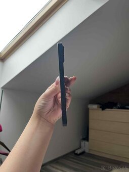 iPhone 13 - 8