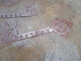 Smalt.nadoby.vesiaky - 8