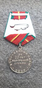 sovietske vyznamenania (odznaky) č.1. - 8