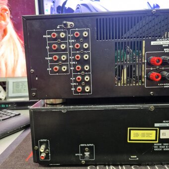 AKAI CD-37..cd prehrávač + AKAI AM-37..integrovaný zosilovač - 8