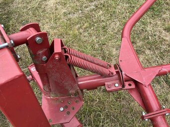 Predám zhrnovač za traktor - 8