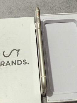 Predám Apple iPhone 11 256GB Silver Minimálne známky - 8