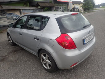 KIA CEED 1,4 EX 2009 - 8