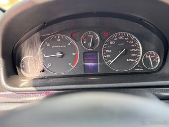 Peugeot 407SW - 8