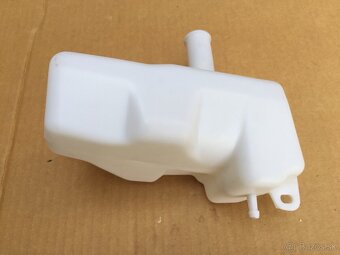 Nová olejová nádržka a nový predný blatník - 8