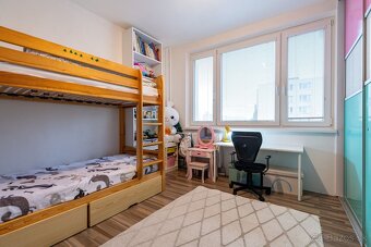 NA PREDAJ KRÁSNY 3 IZBOVÝ BYT S VÝHĽADOM NA MESTO | 64m2 + L - 8