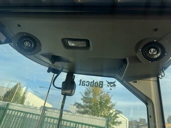 Teleskopický manipulátor Bobcat TL470X - 8