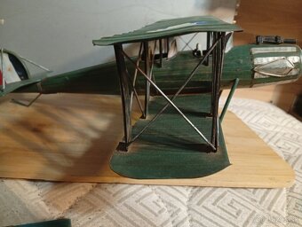 Kovový britský dvojplosnik z1.s.vojny - 8