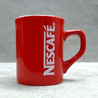 Predám červené hrnčeky NESCAFÉ - klasické i tie s ksichtíkom - 8