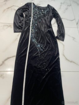 Luxusné zamatové šaty - 8