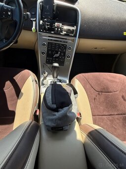 Predám Volvo XC60 2,4 D5 - 8