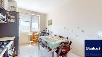 Garáž, 4 izby, 2 loggie a to všetko v samom srdci Dlhých Die - 8