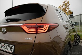 Kia Sportage 2.0 CRDi AWD M6 GOLD - 8