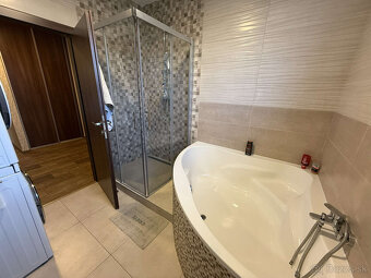 Útulný dom s rodinnou atmosférou - 8