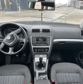 Škoda Octavia 2012r. 2.0TDI 103kw CR Elegance - 8