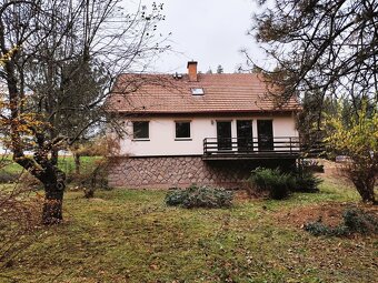 Na predaj: Priestranný rodinný dom s veľkým potenciálom v kú - 8