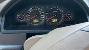 Predám Volvo XC90 D5 Momentum - 8