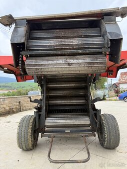 Predám balíkovač na okrúhle balíky KUHN - 8
