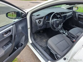 Toyota Corolla 1,6 benzin automat - 8