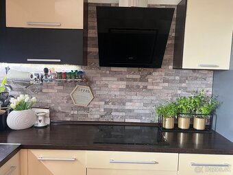 Kuchynská linka do L - 8