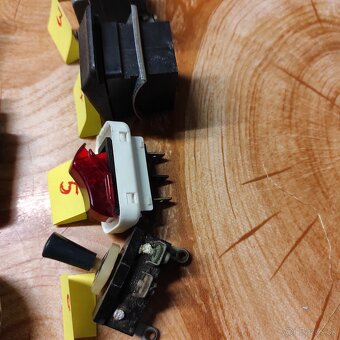 Auto súčiastky-prepinač smeroviek+roôz.vypinače - 8