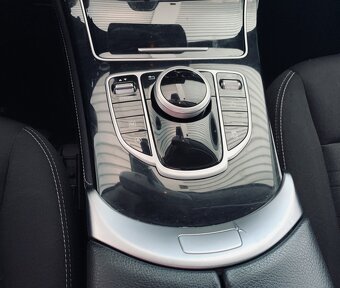 Mercedes-Benz GLC SUV 220 d 4 Matic automat 9stupňový - 8