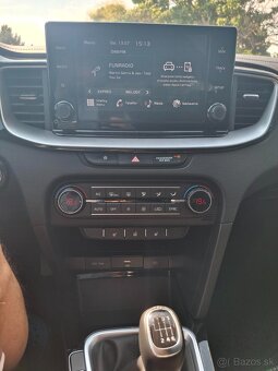 Kia Ceed 1.5 T-GDi Gold+ 06/2022 - 8