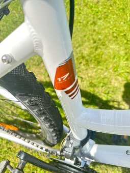 Predám bicykel AUTHOR Comfort Cross (Cross 700) – rám 17″ - 8