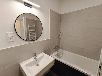 2-izbový byt s balkónom, zariadený Pop, Slnečnice Bratislava - 8