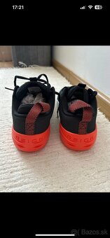 Predám topánky Under Armour TriBase reign 6 - 8