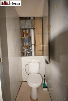 Pôvodný stav - Veľký 2i 68m2 + loggia na sídlisku Roveň - 8
